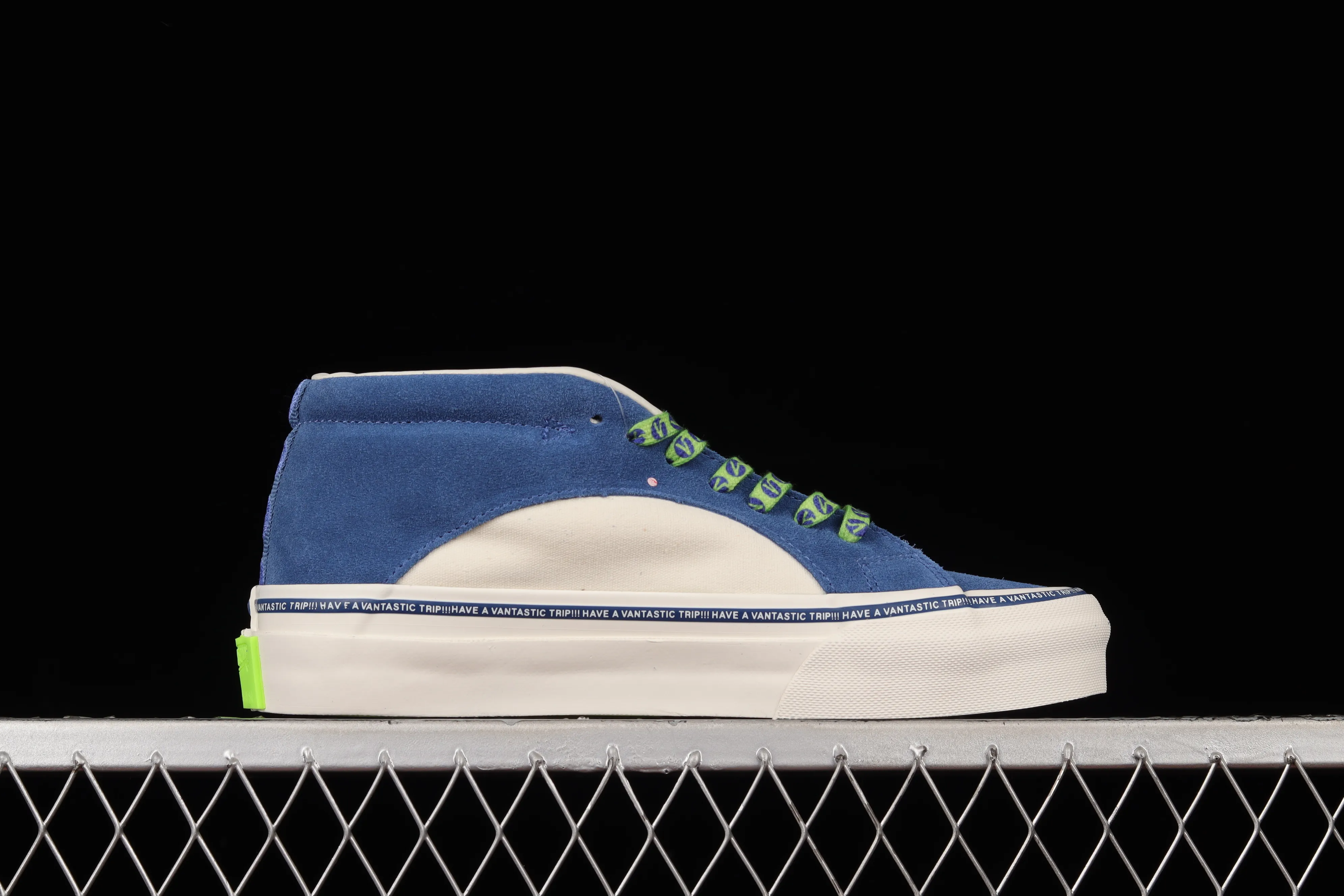 All categories Vans Vans series Vans Mid Vans China Vans Th Snake Trail Lx joint model China casual sneakers VN0A4UWR26N
